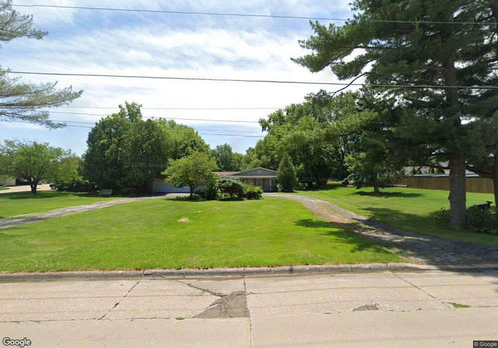 2435 E 41st St, Davenport, IA 52807 - photo 1