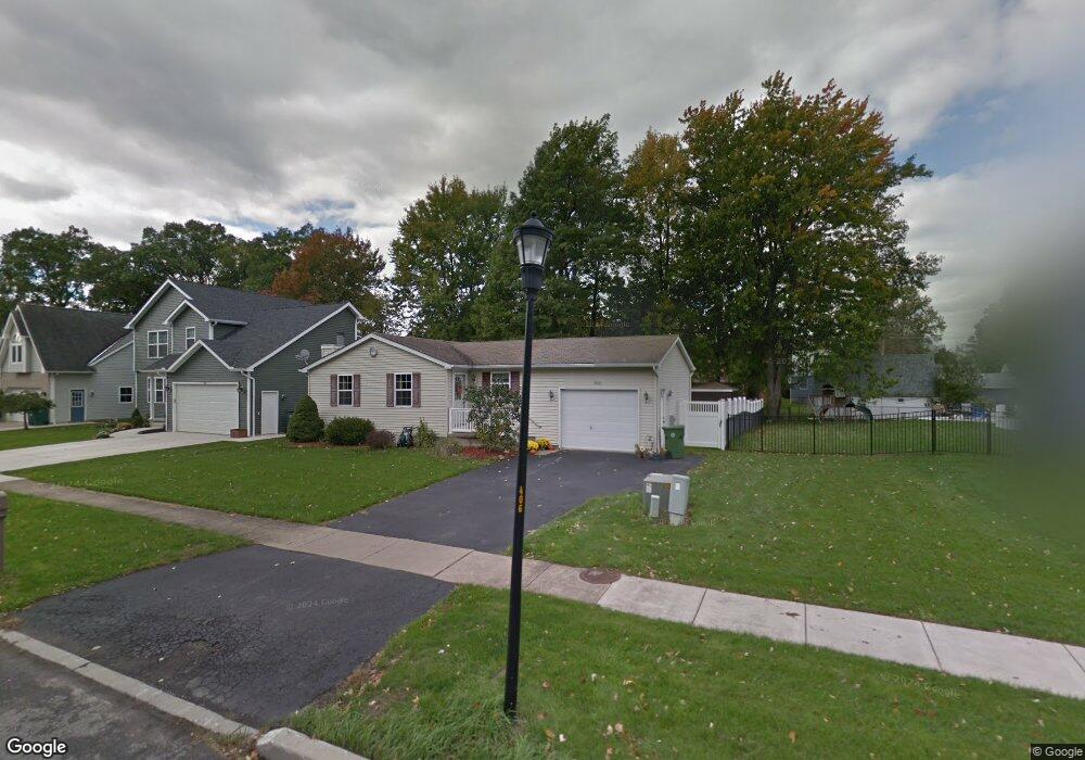 406 Daniel Dr, North Tonawanda, NY 14120 - photo 1