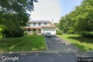 42 High Meadow Ln, Riverhead, NY 11901