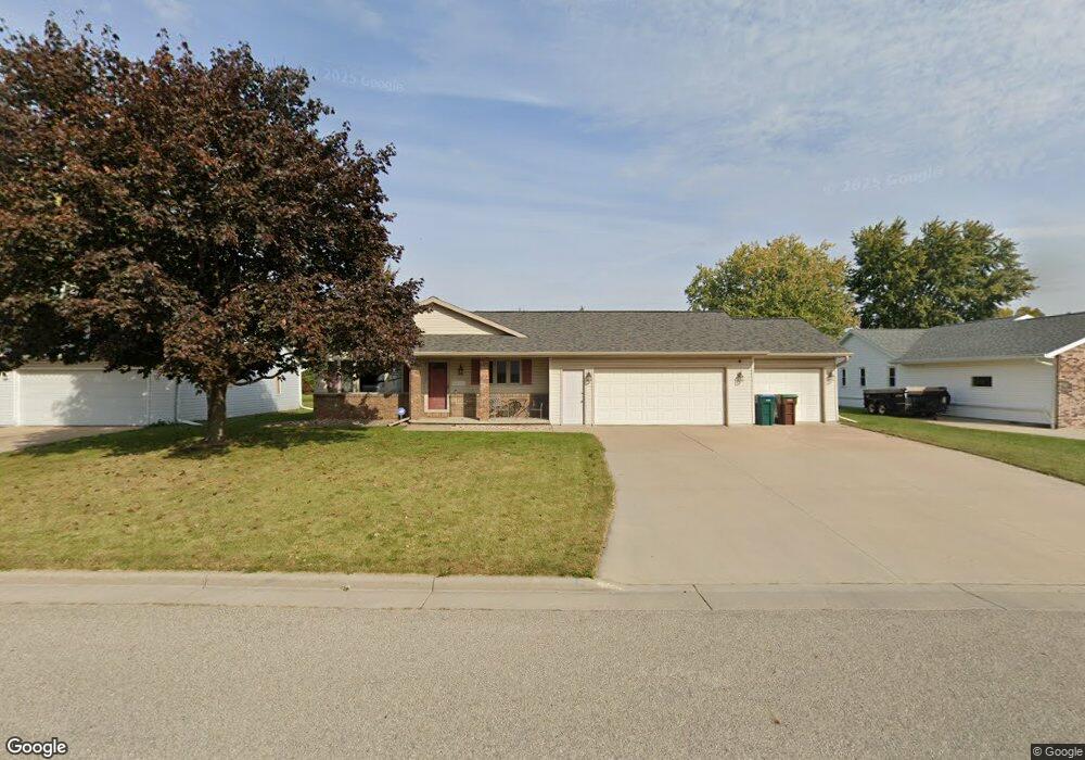 2012 W Hiawatha Dr, Appleton, WI 54914 - photo 1