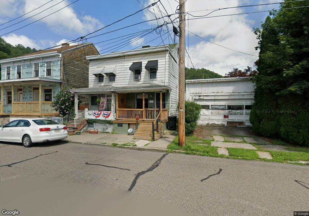 13 W Franklin St, Saint Clair, PA 17970 - photo 1