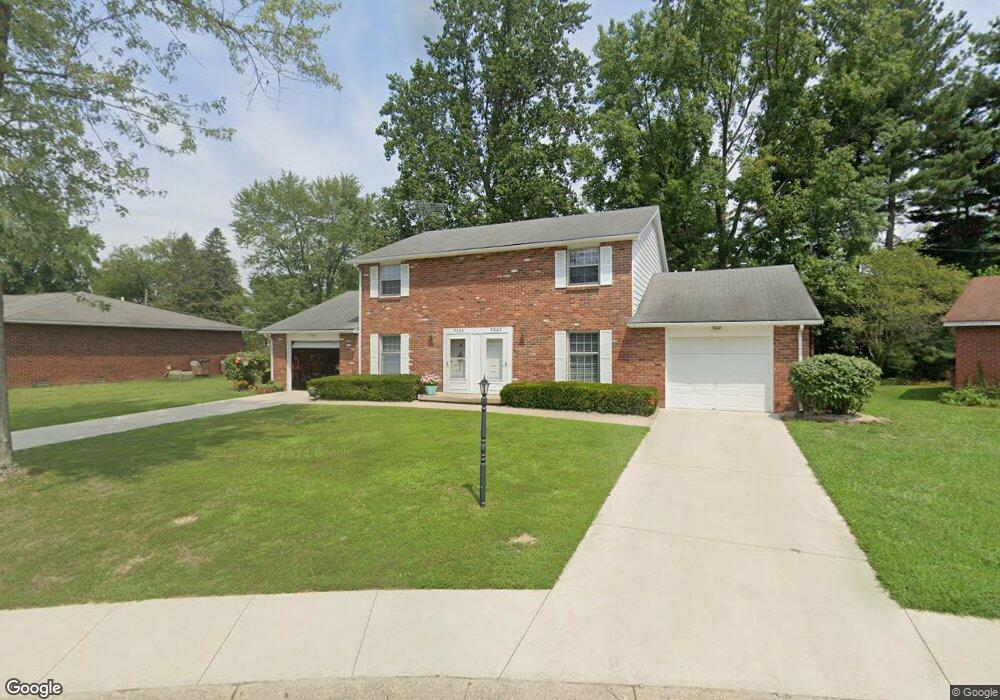 5220 Apache Ct, Columbus, IN 47203 - photo 1