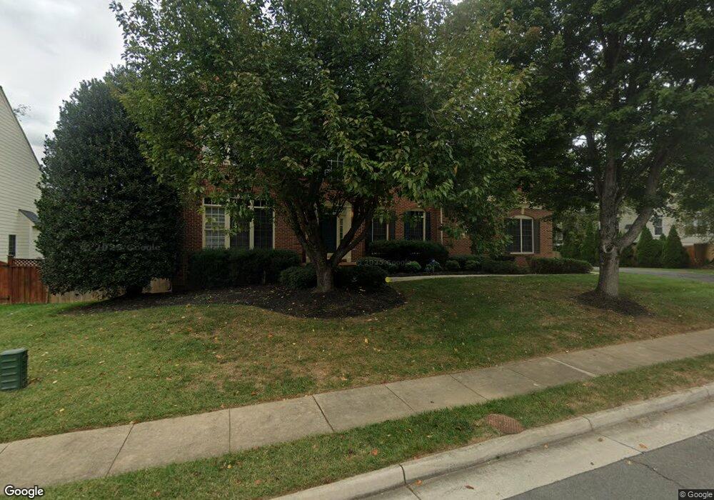 2724 Robaleed Way, Herndon, VA 20171 - photo 1