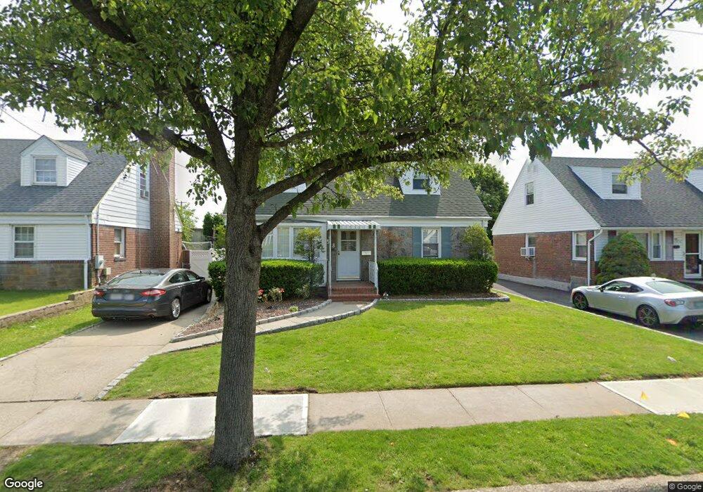 518 Argyle Rd, Mineola, NY 11501 - photo 1