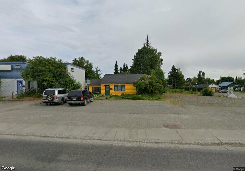 1027 W Fireweed Ln, Anchorage, AK 99503 - photo 1