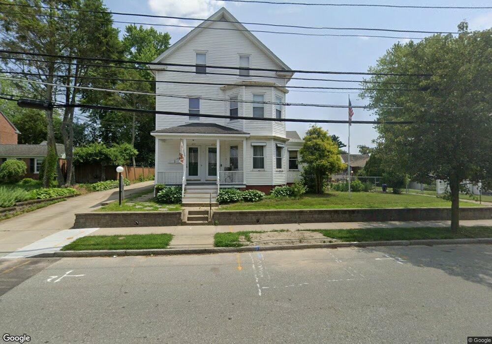 676 Pontiac Ave, Cranston, RI 02910 - photo 1