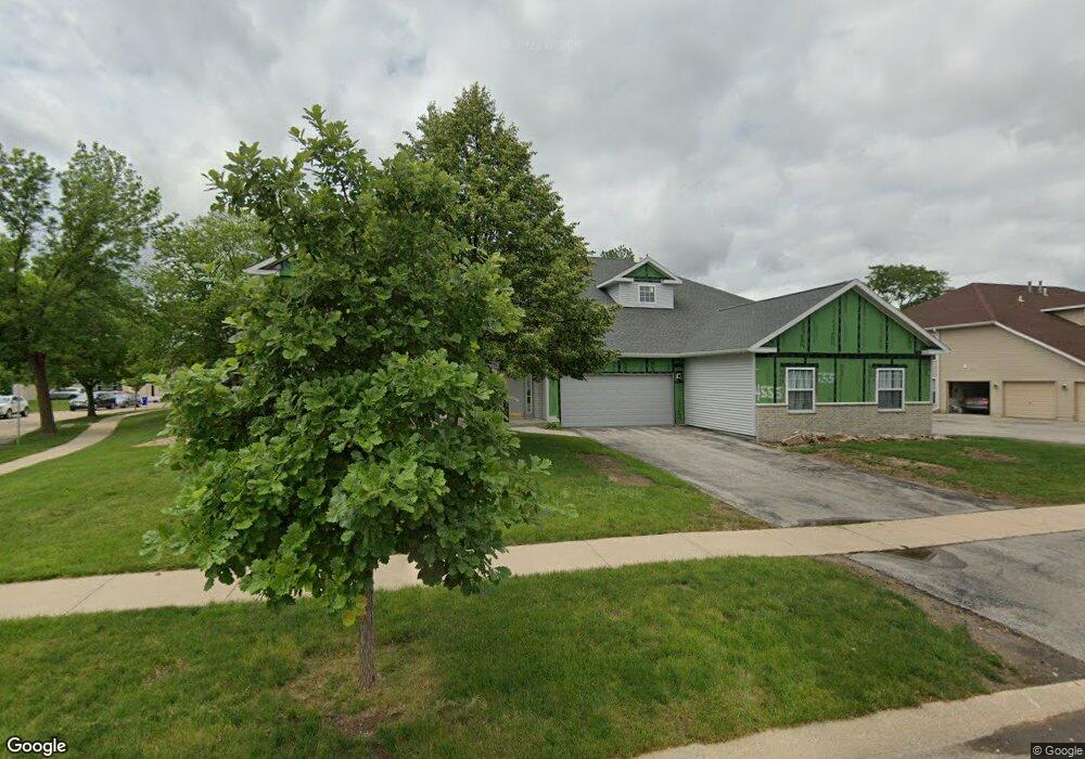 4555 Westchester Dr NE, Cedar Rapids, IA 52402 - photo 1