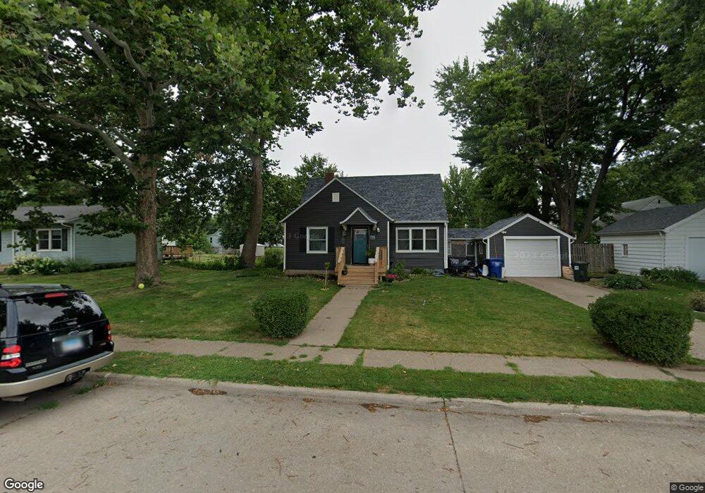 1014 W 13th St, Davenport, IA 52804 - photo 1