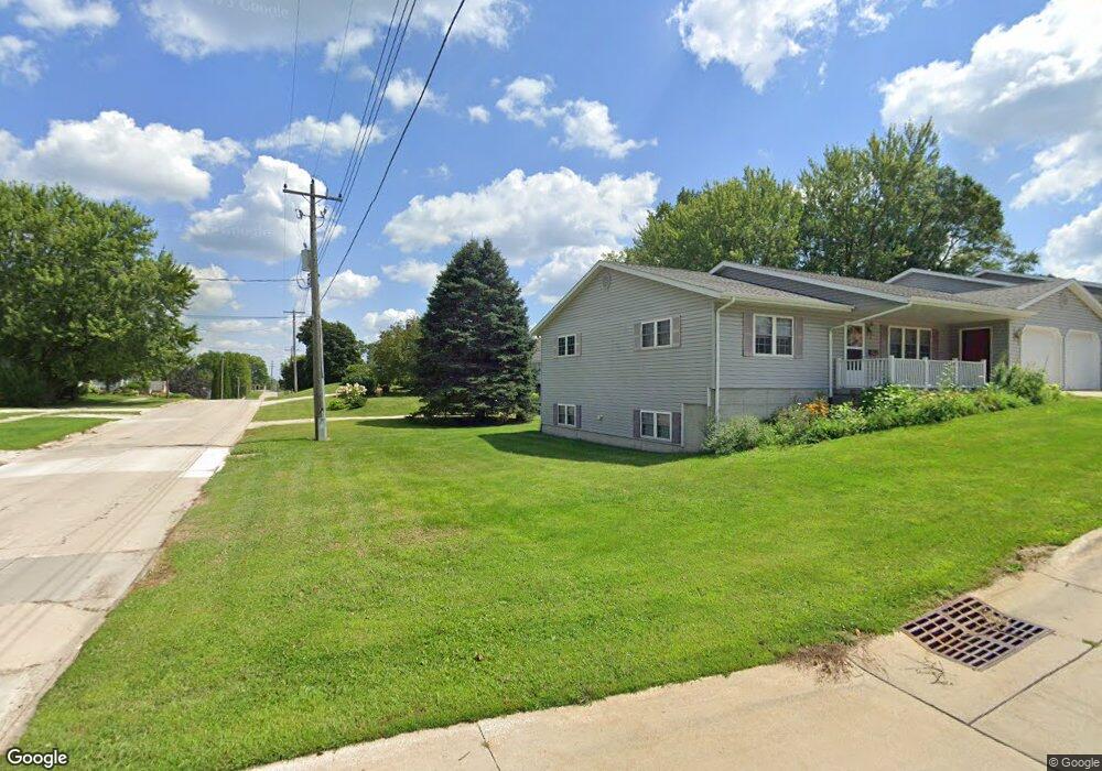 318 E Elm St, West Union, IA 52175 - photo 1