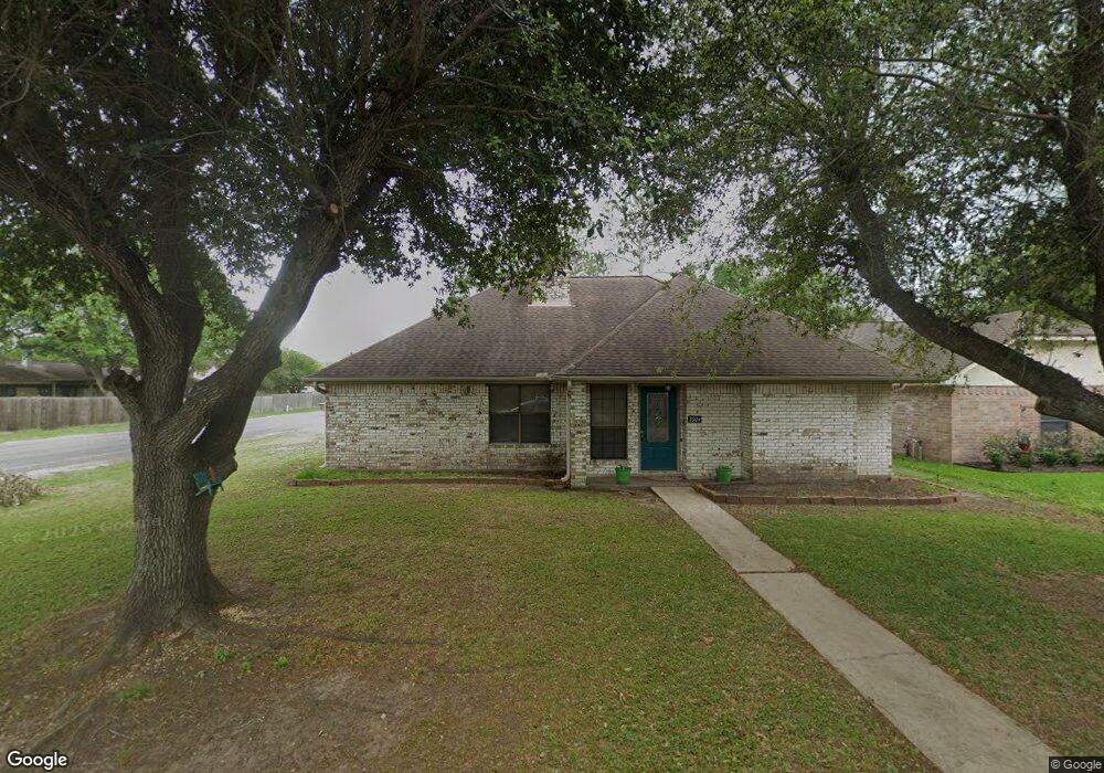2924 La Mesa St, Bay City, TX 77414 - photo 1