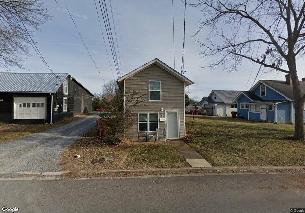 704 Earl St, Johnson City, TN 37601 - photo 1