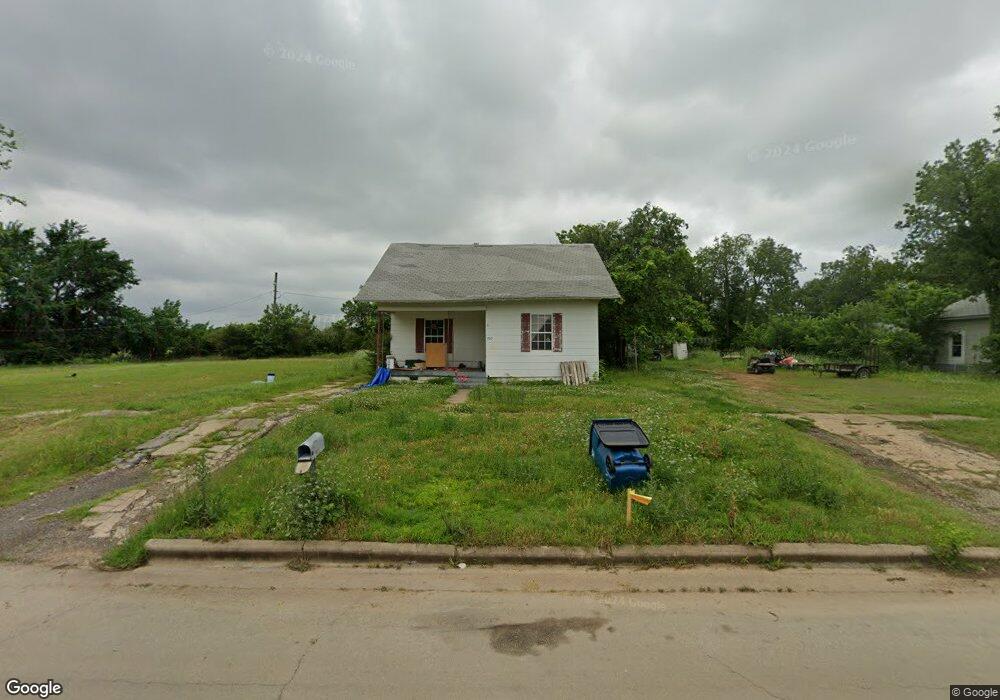 705 S Cleveland Ave, Cushing, OK 74023 - photo 1