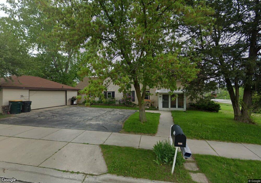 439 Meadowlark Ct, West Bend, WI 53090 - photo 1