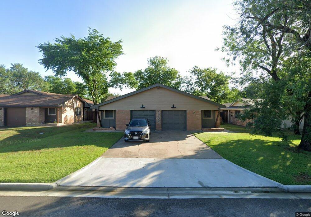 1707 Trinity Place unit AB, College Station, TX 77840 - photo 1