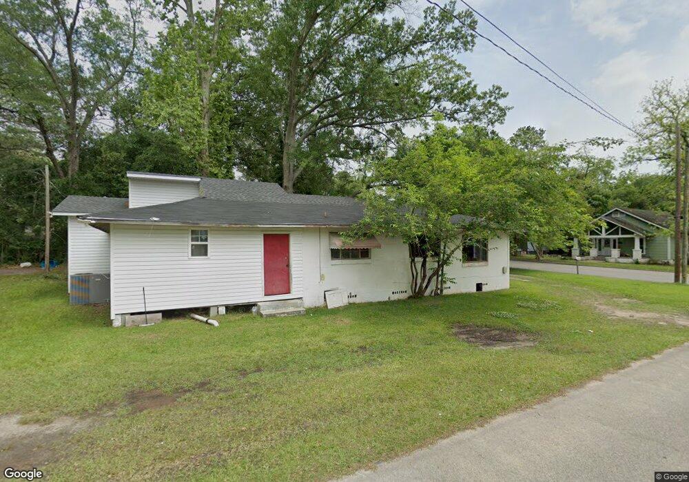 225 W Magnolia St, Fitzgerald, GA 31750 - photo 1