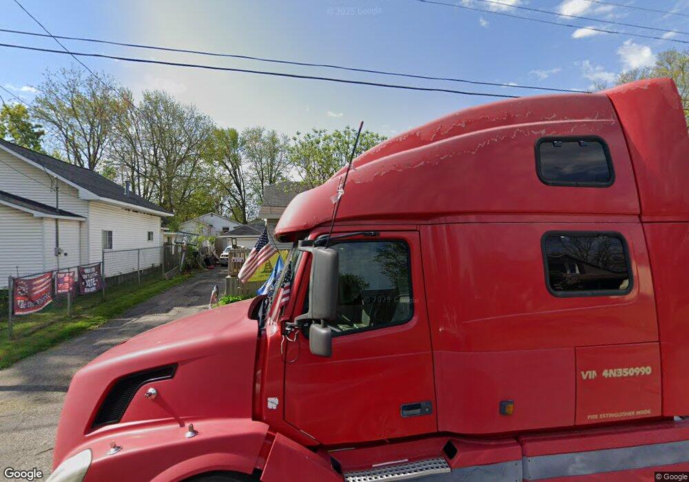 1105 W Parkwood Ave, Flint, MI 48507 - photo 1