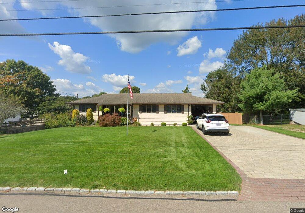 13 W Beach St, Westerly, RI 02891 - photo 1