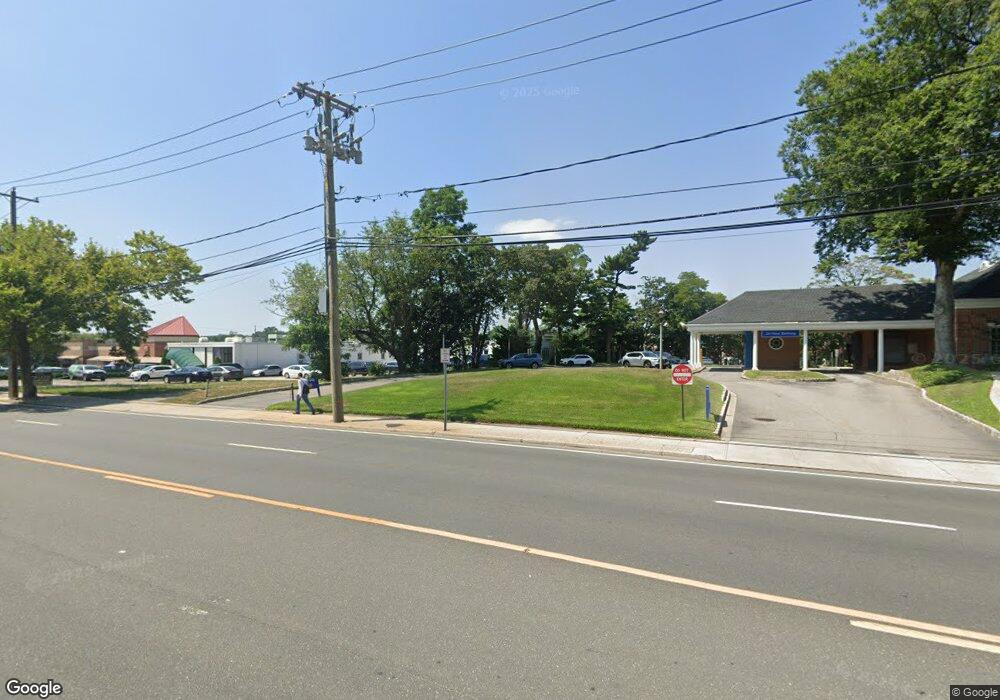 820 Port Washington Blvd, Port Washington, NY 11050 - photo 1