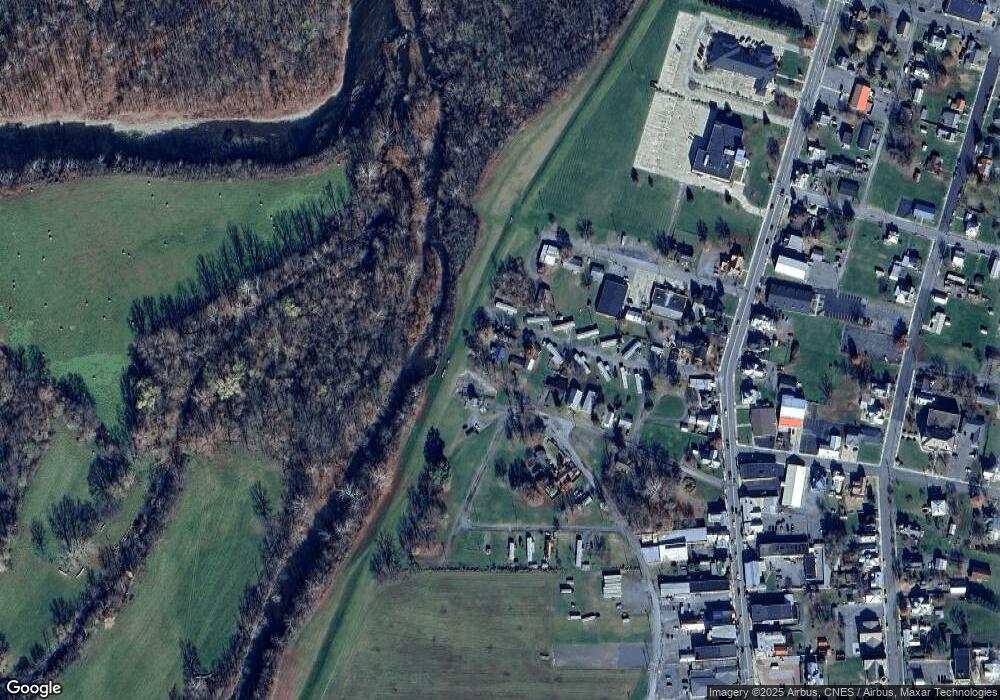 137 Allegheny St, Moorefield, WV 26836 - photo 1