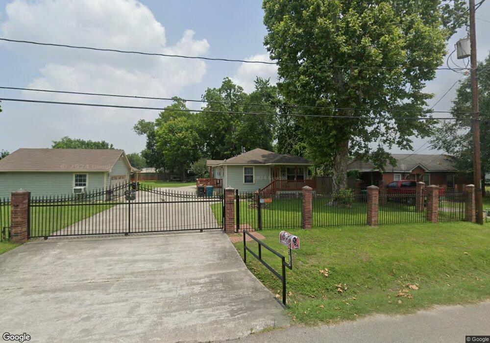 2419 Pine Tree Dr, Houston, TX 77093 - photo 1