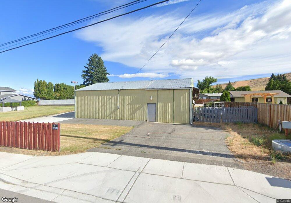 1101 10th St NE, East Wenatchee, WA 98802 - photo 1