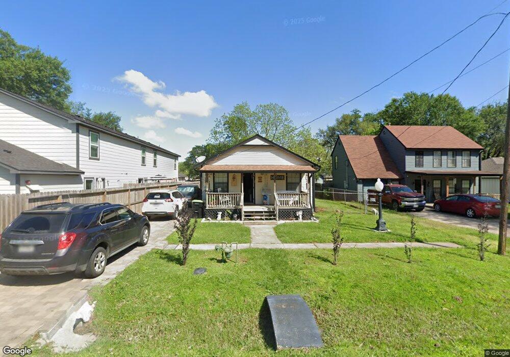 608 Mason St, Tomball, TX 77375 - photo 1