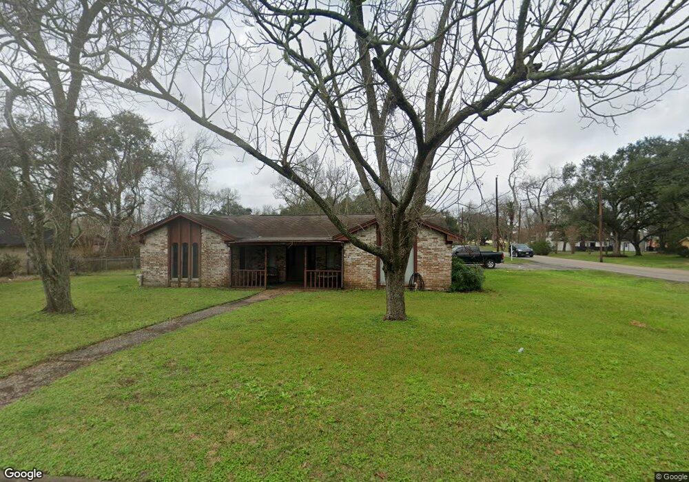 1700 Jones St, Alvin, TX 77511 - photo 1