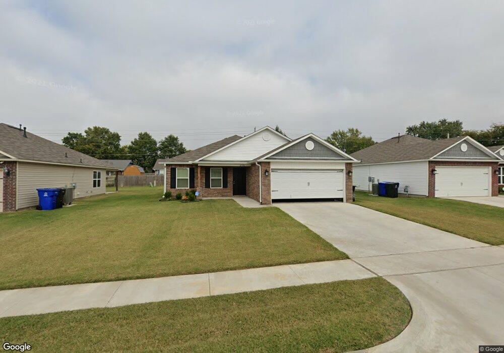 2926 E Pittsburg St, Broken Arrow, OK 74014 - photo 1