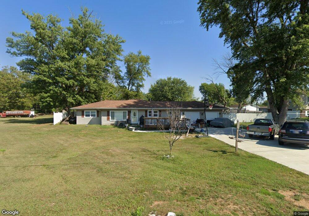 222 Deaver Rd, Columbus, IN 47201 - photo 1