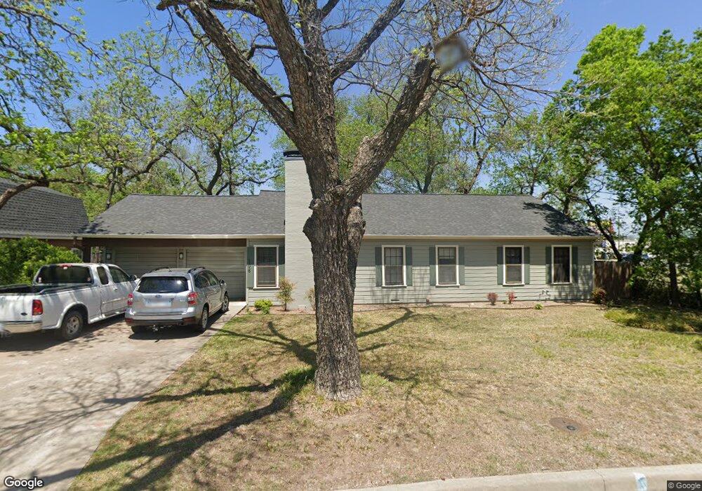 106 W Simmons St, Weatherford, TX 76086 - photo 1