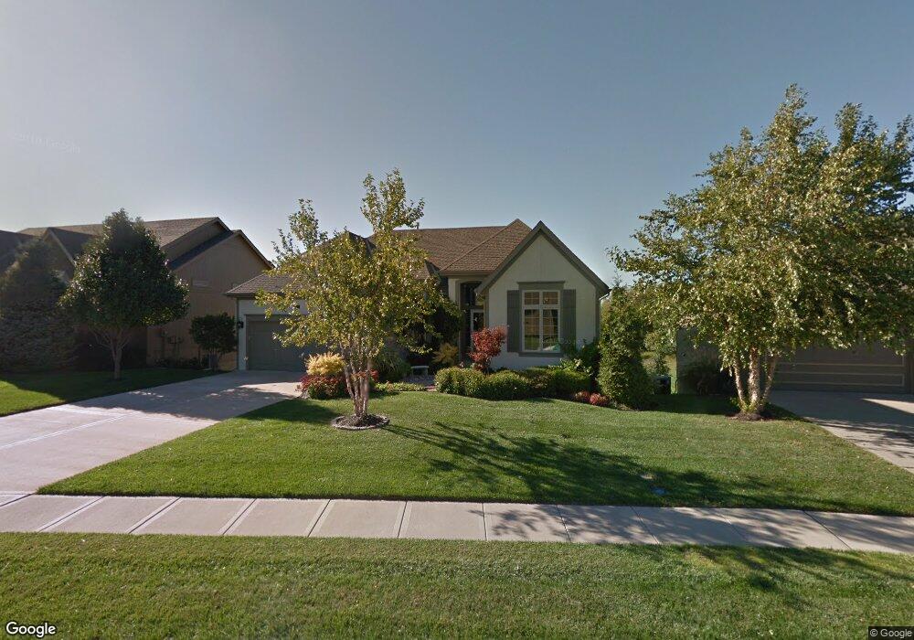 4928 Bradshaw St, Shawnee, KS 66216 - photo 1