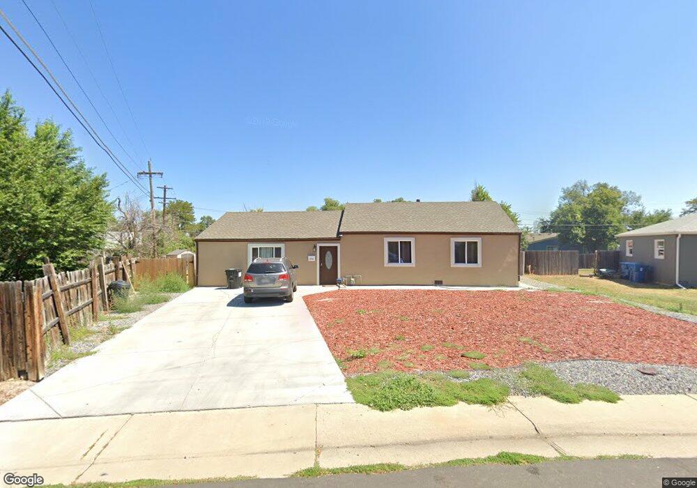 898 Oswego St, Aurora, CO 80010 - photo 1