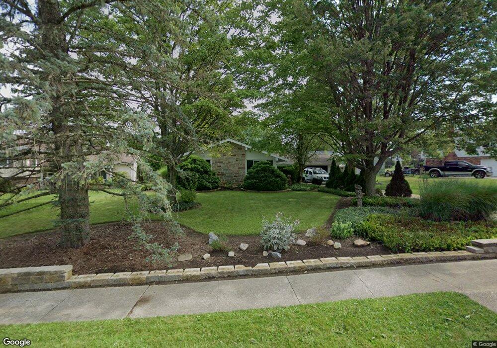 196 Greenbriar Dr, Aurora, OH 44202 - photo 1