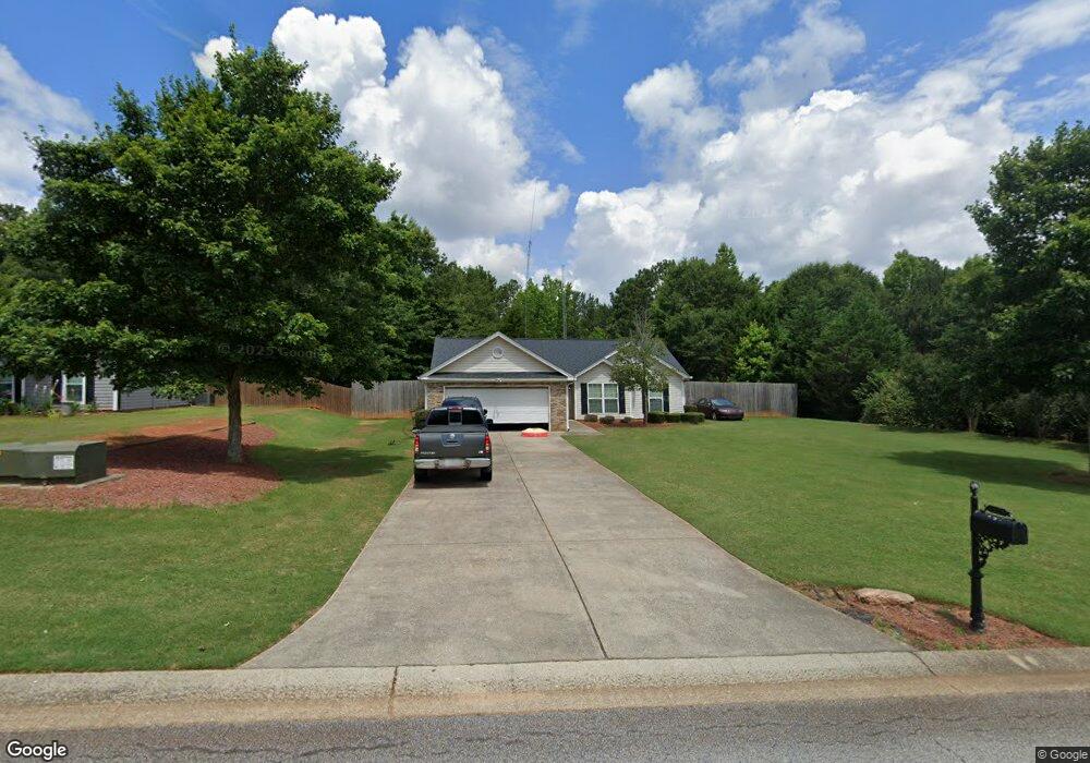 1527 Cardinal Ln, Winder, GA 30680 - photo 1