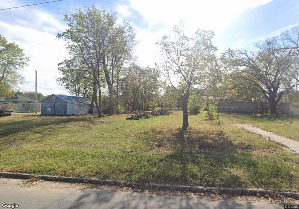 618 W 13th St, Okmulgee, OK 74447 - photo 1
