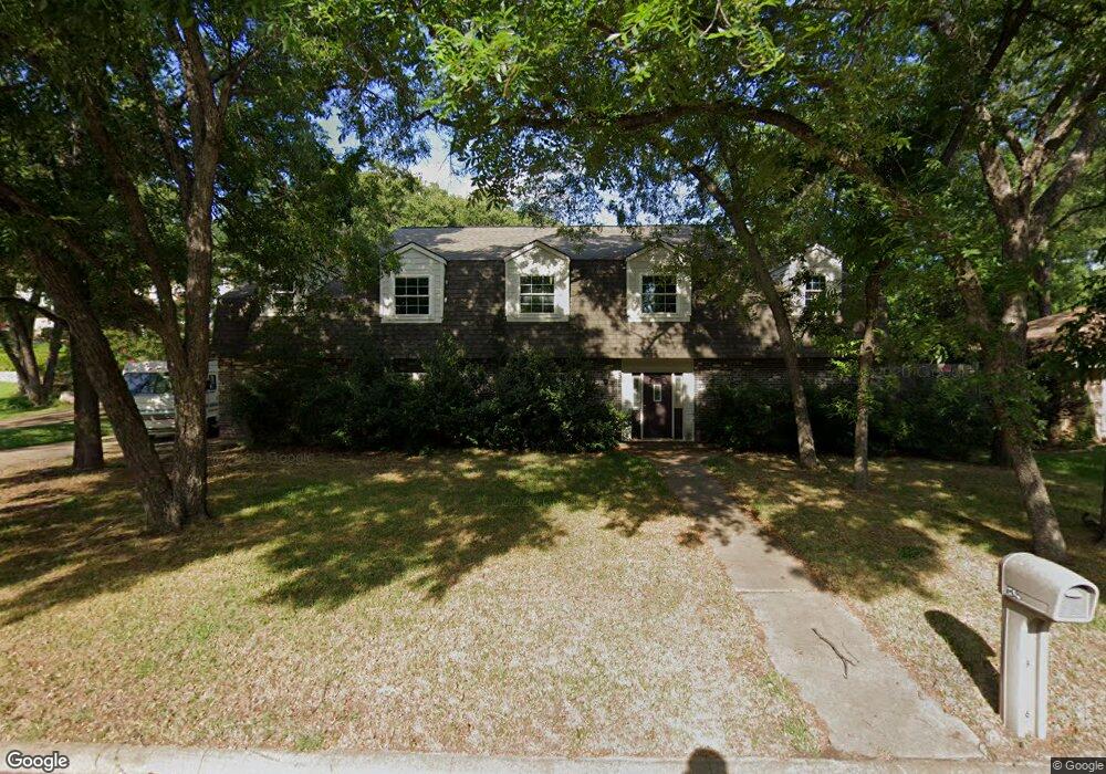 1203 Shady Creek Dr, Euless, TX 76040 - photo 1