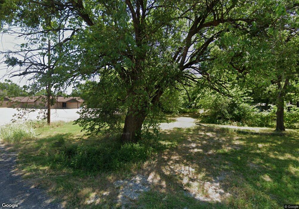 1704 Franklin Ave, Bonham, TX 75418 - photo 1