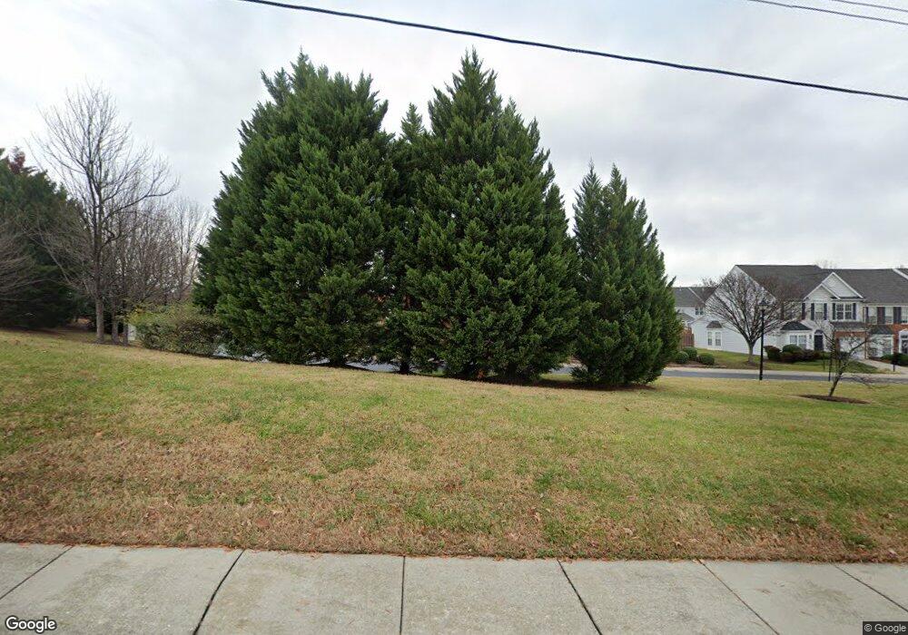 4401 Meredith Creek Dr, Glen Allen, VA 23060 - photo 1