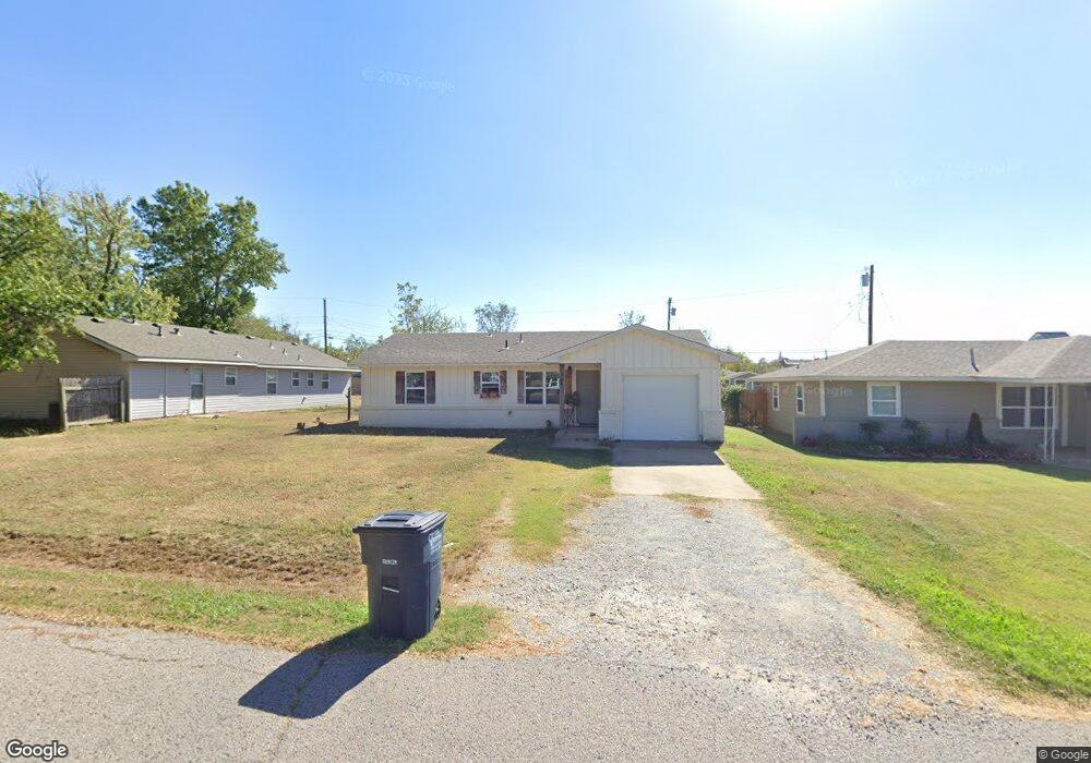 305 W 34th St, Shawnee, OK 74804 - photo 1