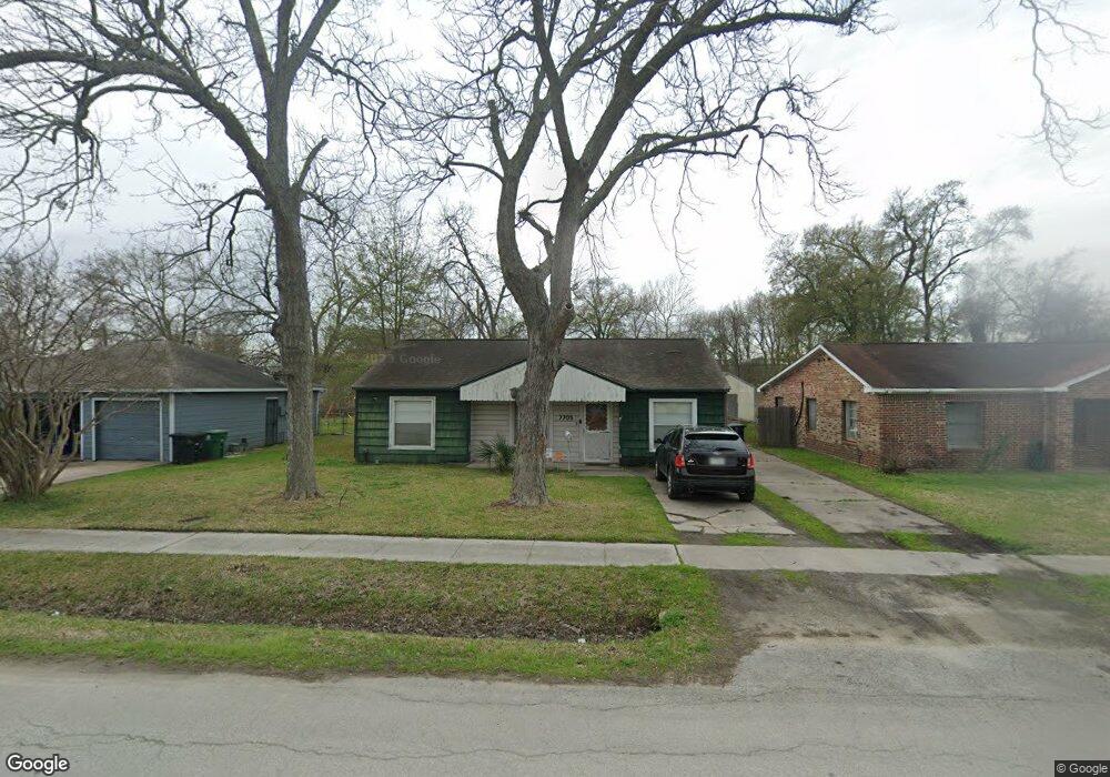7705 Roswell St, Houston, TX 77022 - photo 1