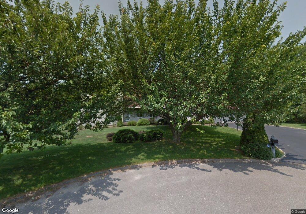 25 Twelve Oclock Cir, Trumbull, CT 06611 - photo 1