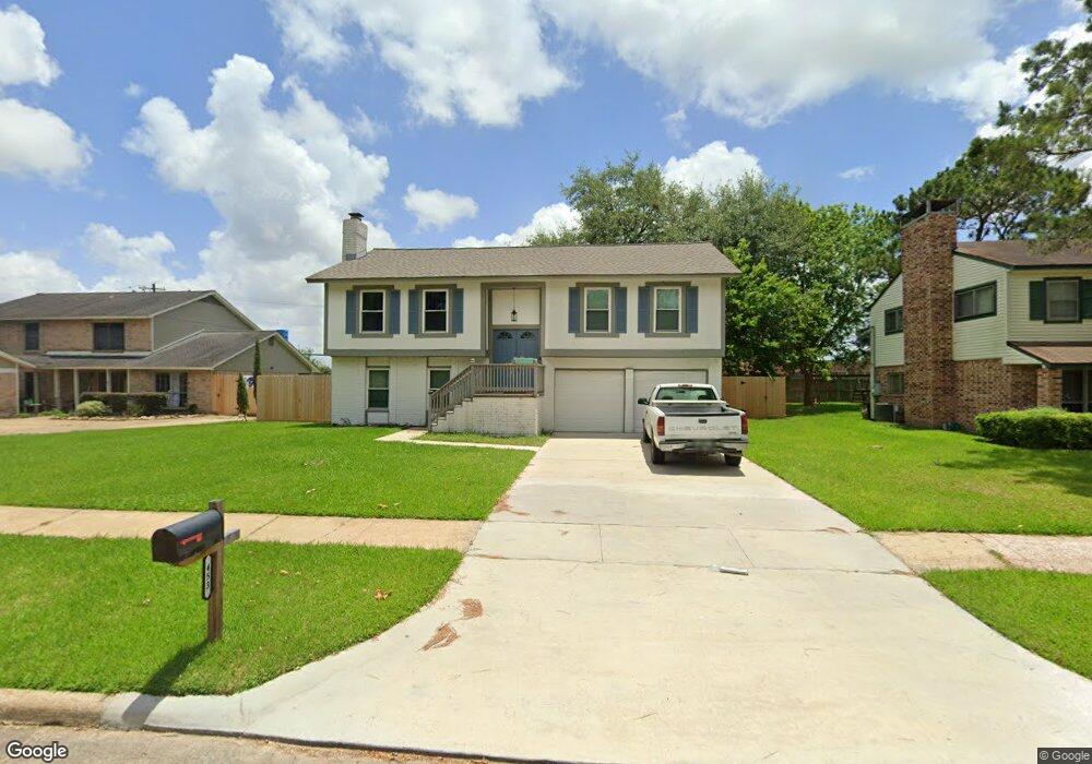 453 E Castle Harbour Dr, Friendswood, TX 77546 - photo 1