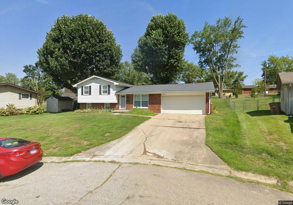 3033 Beech Ct, Columbus, IN 47203 - photo 1