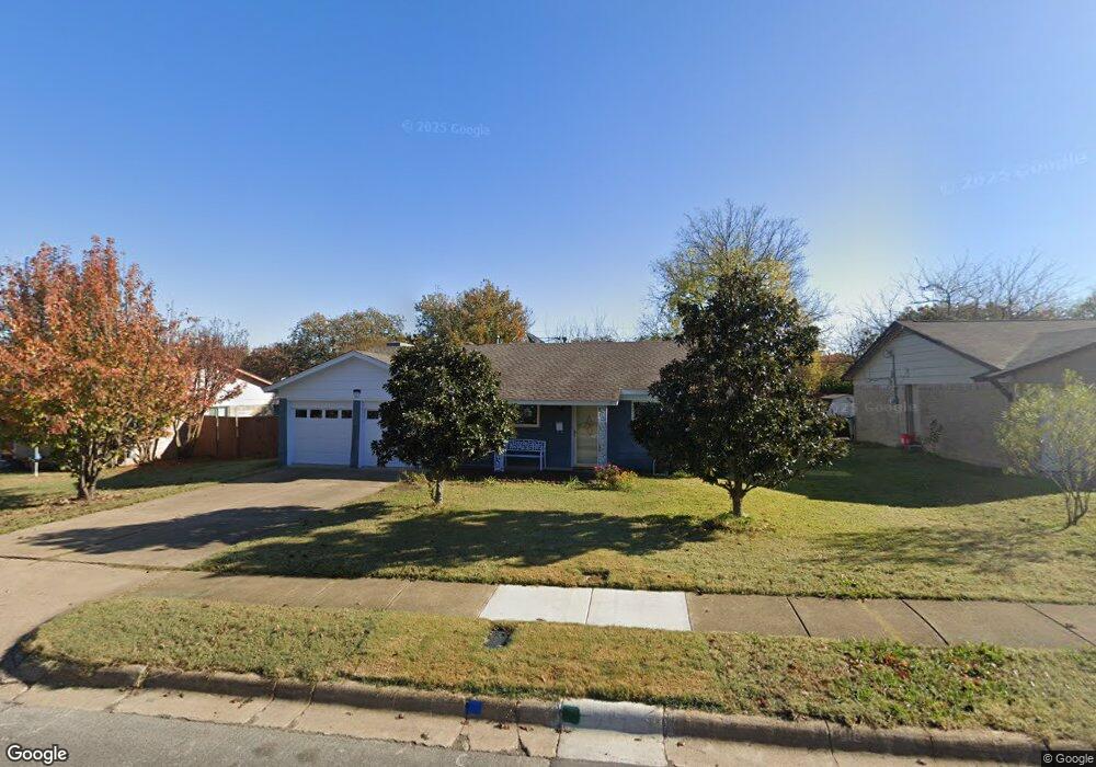 1100 Russell Ln, Bedford, TX 76022 - photo 1