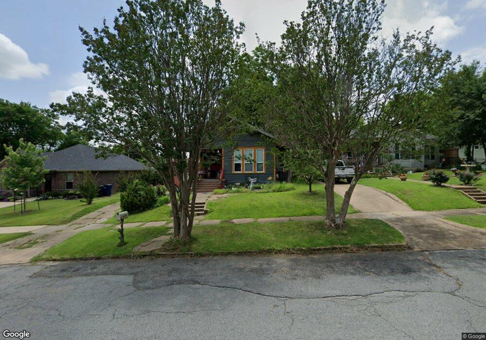 612 W Hull St, Denison, TX 75020 - photo 1