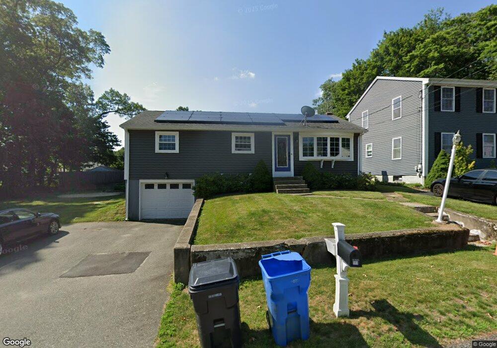 111 Colonial Ave, Cumberland, RI 02864 - photo 1