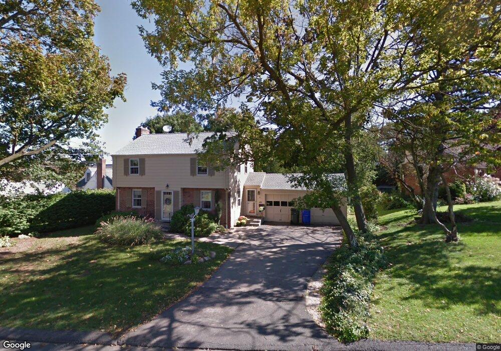 41 Hooker Dr, West Hartford, CT 06107 - photo 1