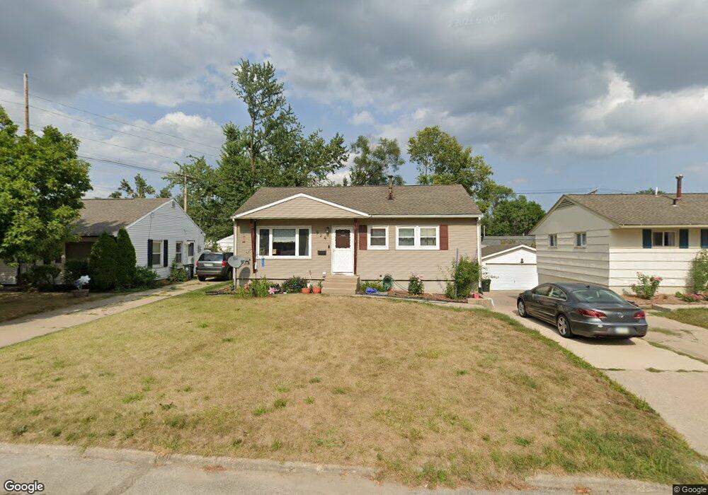 924 38th St SE, Cedar Rapids, IA 52403 - photo 1