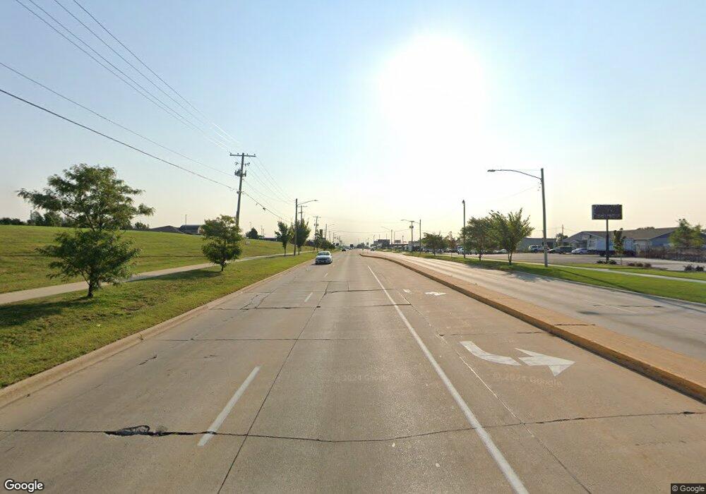 2550 16th Ave SW unit E, Cedar Rapids, IA 52404 - photo 1