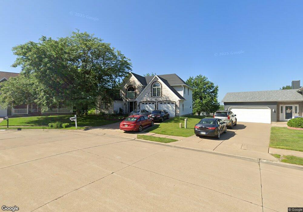 4110 Regency Ct, Davenport, IA 52806 - photo 1